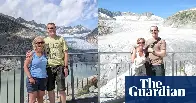 ‘It made me cry’: photos taken 15 years apart show melting Swiss glaciers