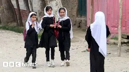 Afghanistan: Teen girls despair as Taliban school ban continues