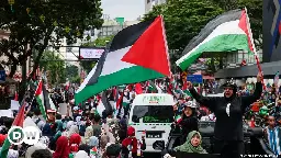 Anti-West sentiment grows in Malaysia over Gaza conflict – DW – 05/02/2024