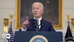 Biden gives residency to undocumented spouses of US citizens – DW – 06/18/2024