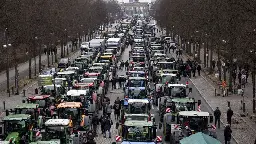 Angry German farmers drive their tractors to Berlin over diesel tax